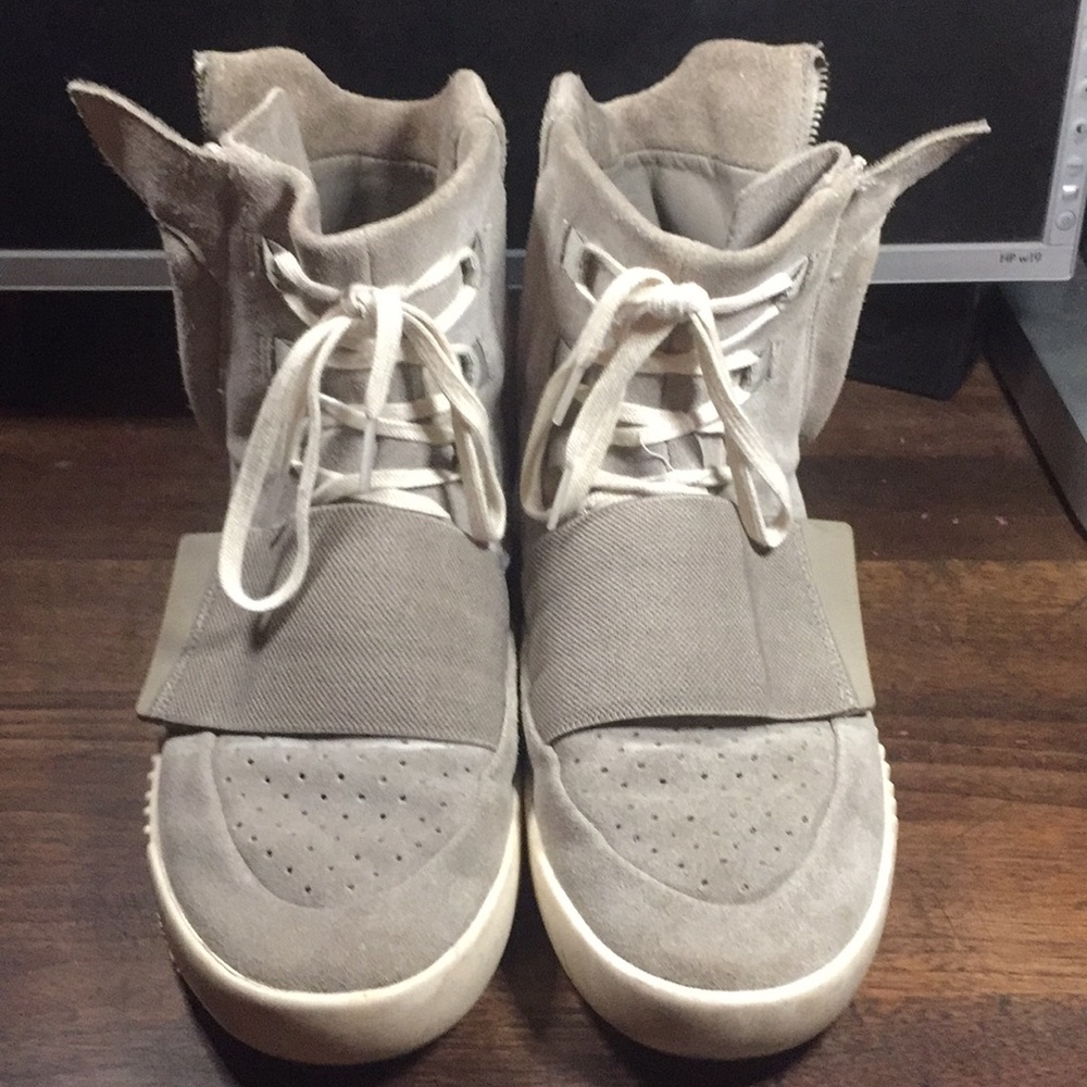 Authentic Yeezy “OG” 750 Boost
